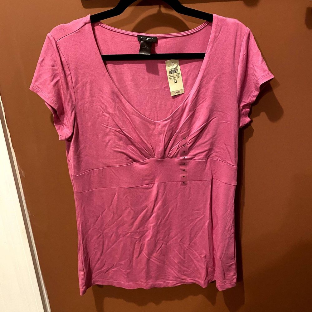 NWT ANN TAYLOR PINK SHORT SLEEVE SHIRT WOMENS SIZE MEDIUM